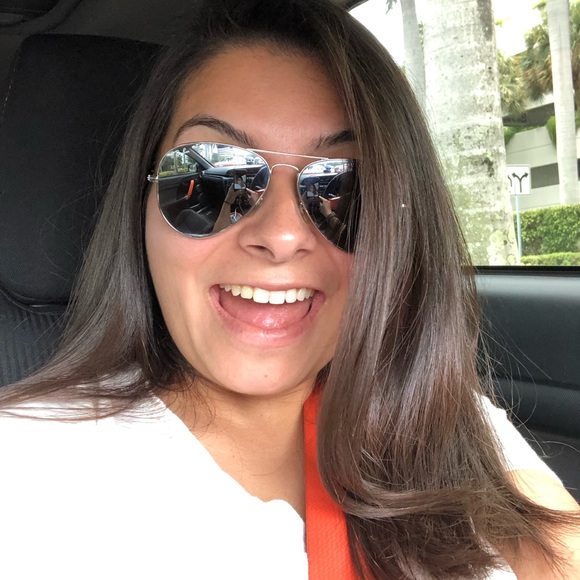 Meet your Posher, Alida - Picture 1 of 1